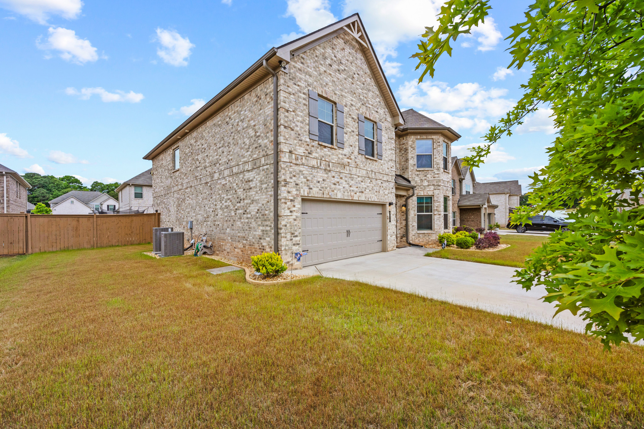 324 Denton Way photo 2