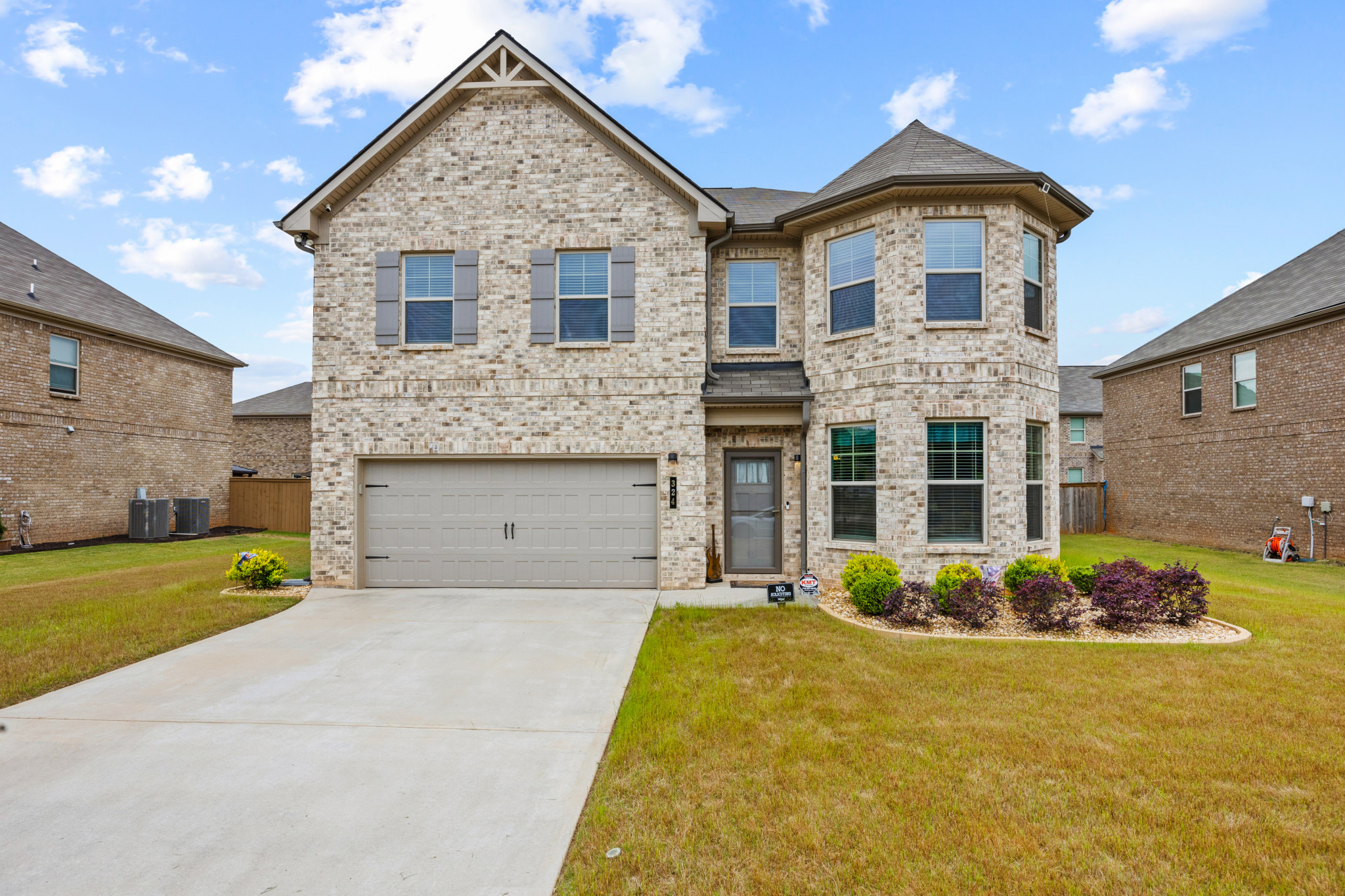 324 Denton Way photo 3