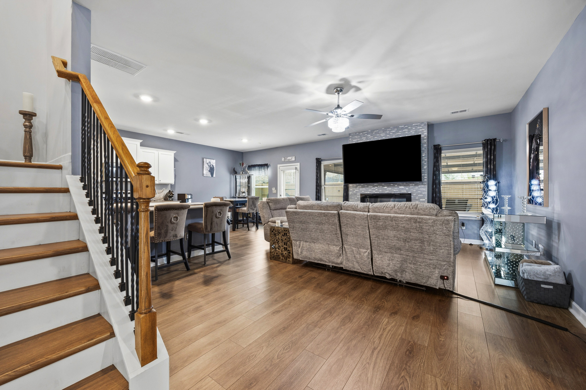324 Denton Way photo 8